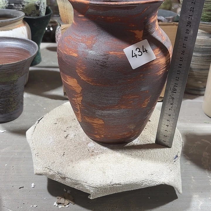 摆件高23，口12，有孔，434