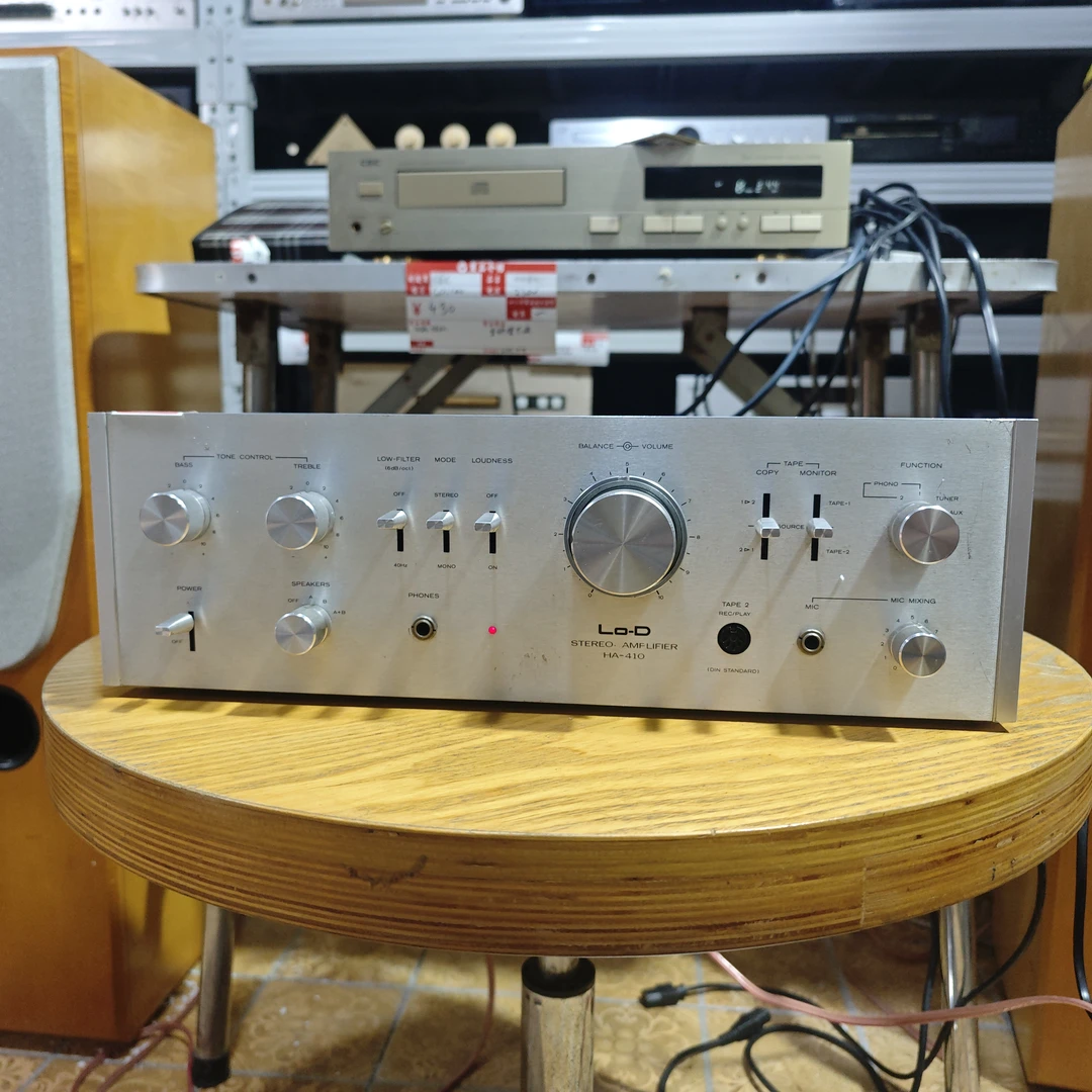 8新  6新老日立 ha-410金峰管功放  改回110v 邮费到付 不退换