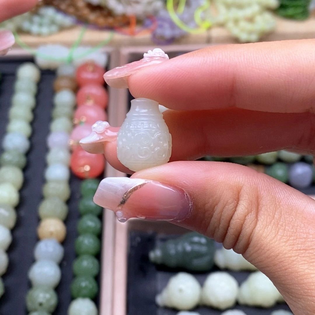 和田玉未镶嵌珠宝半成品