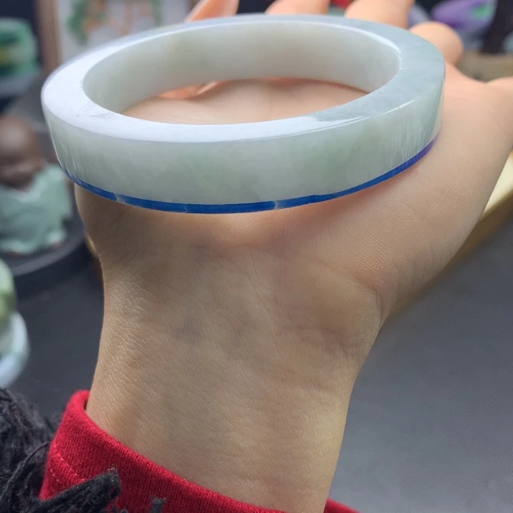 定制翡翠未镶嵌翡翠手镯