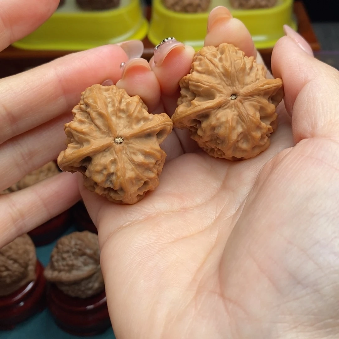 文玩核桃吊坠39野狼全