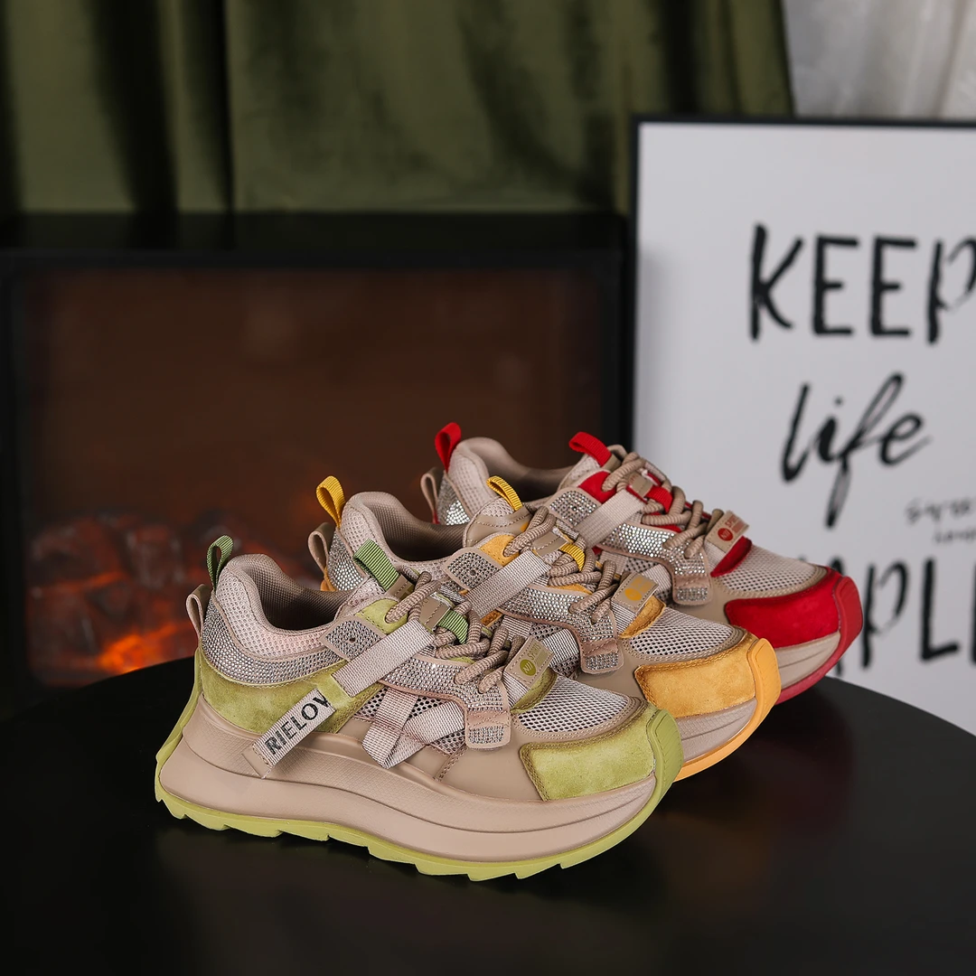 【阿布女鞋●卡布奇诺】增高6cm时尚潮流百搭女士休闲鞋81001-1