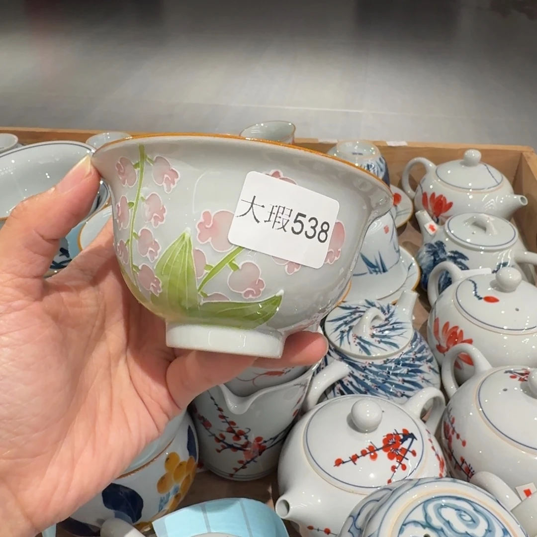 釉下手绘茶具微瑕