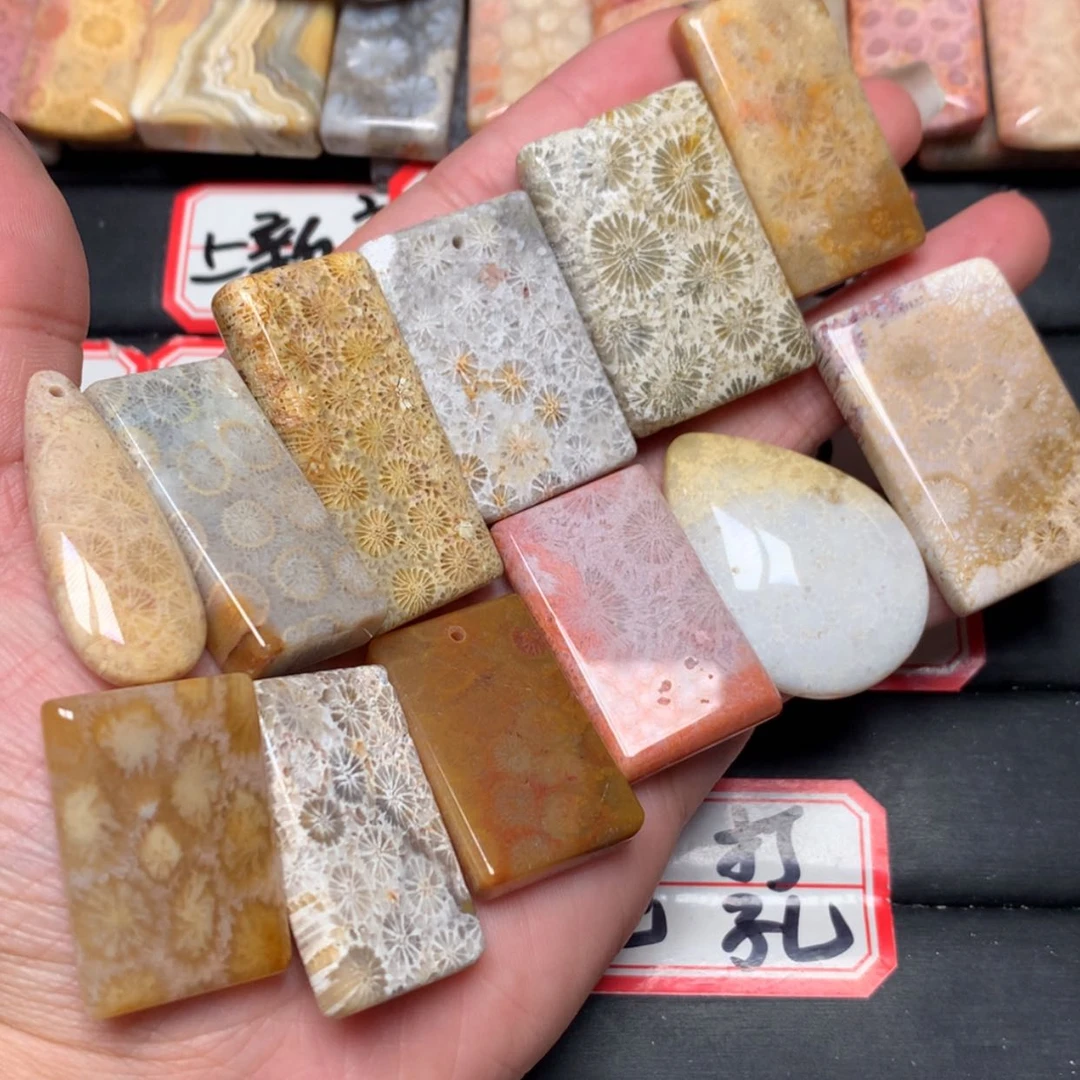 【闪购商品】未镶嵌颈饰硅化玉小****咪