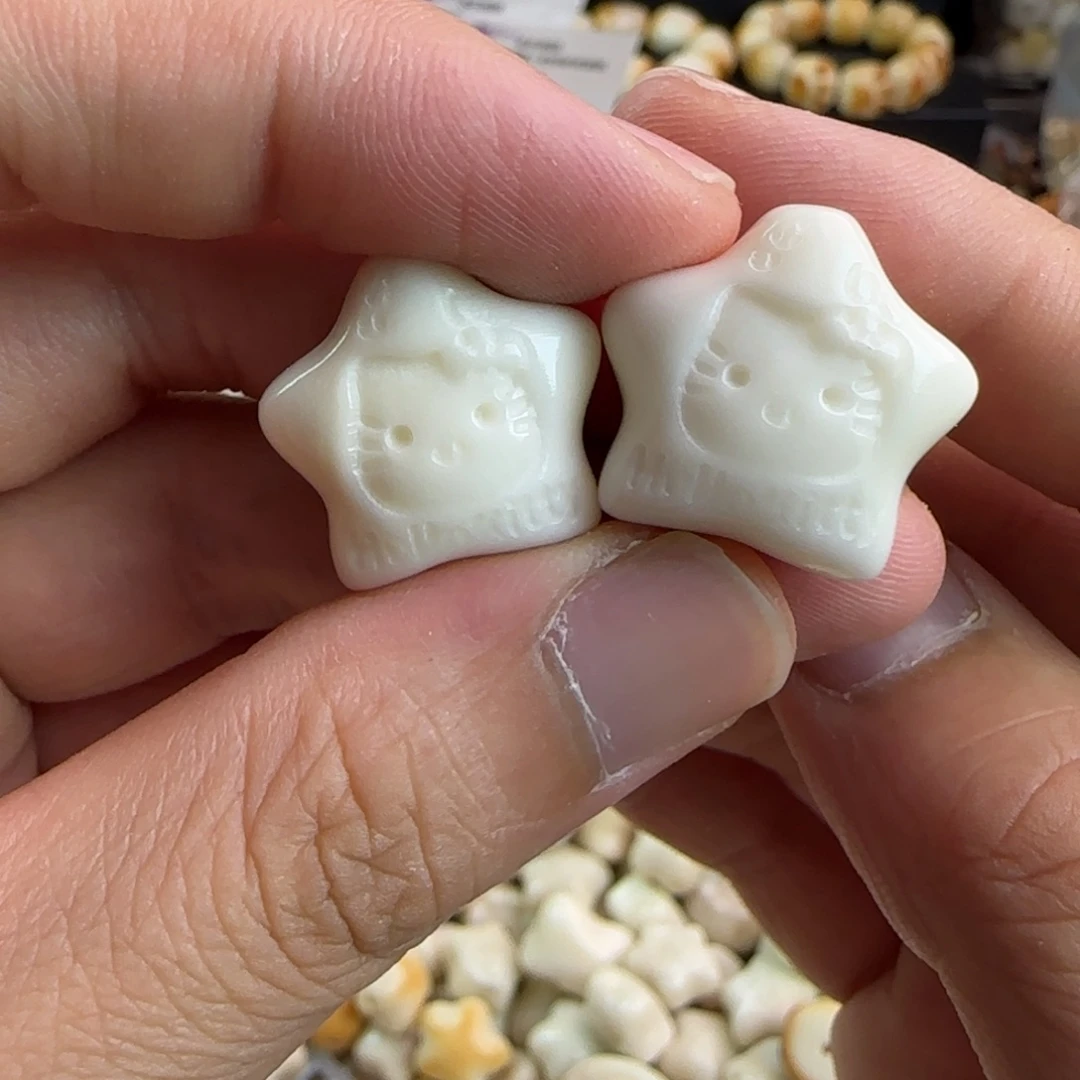 吊坠菩提根/象牙果微瑕疵白色KT猫星星5颗（2单多宠1颗）