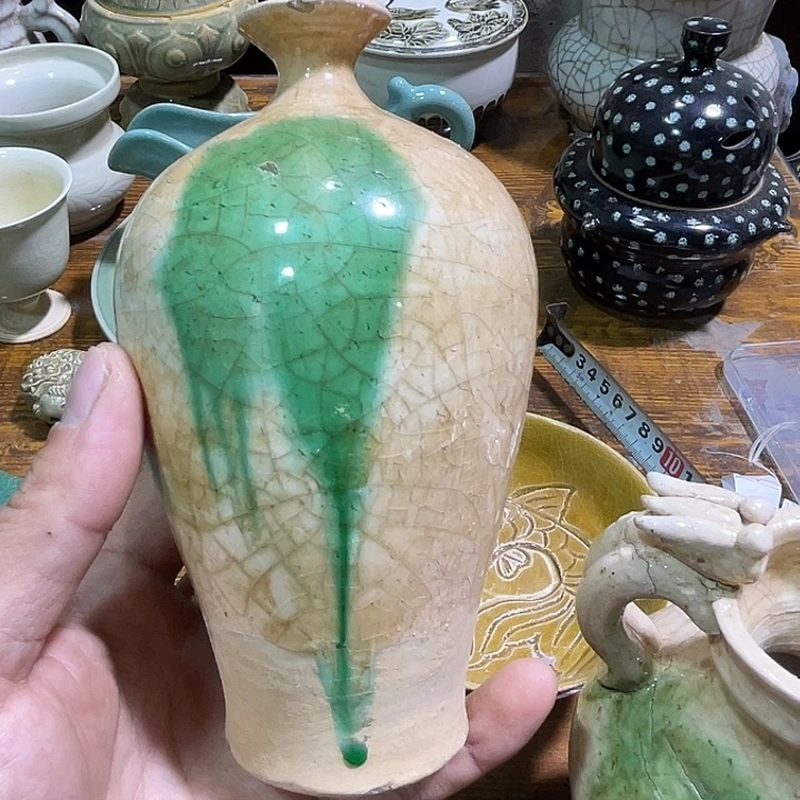 红***草瓷片瓷器。。。。。瓷瓶