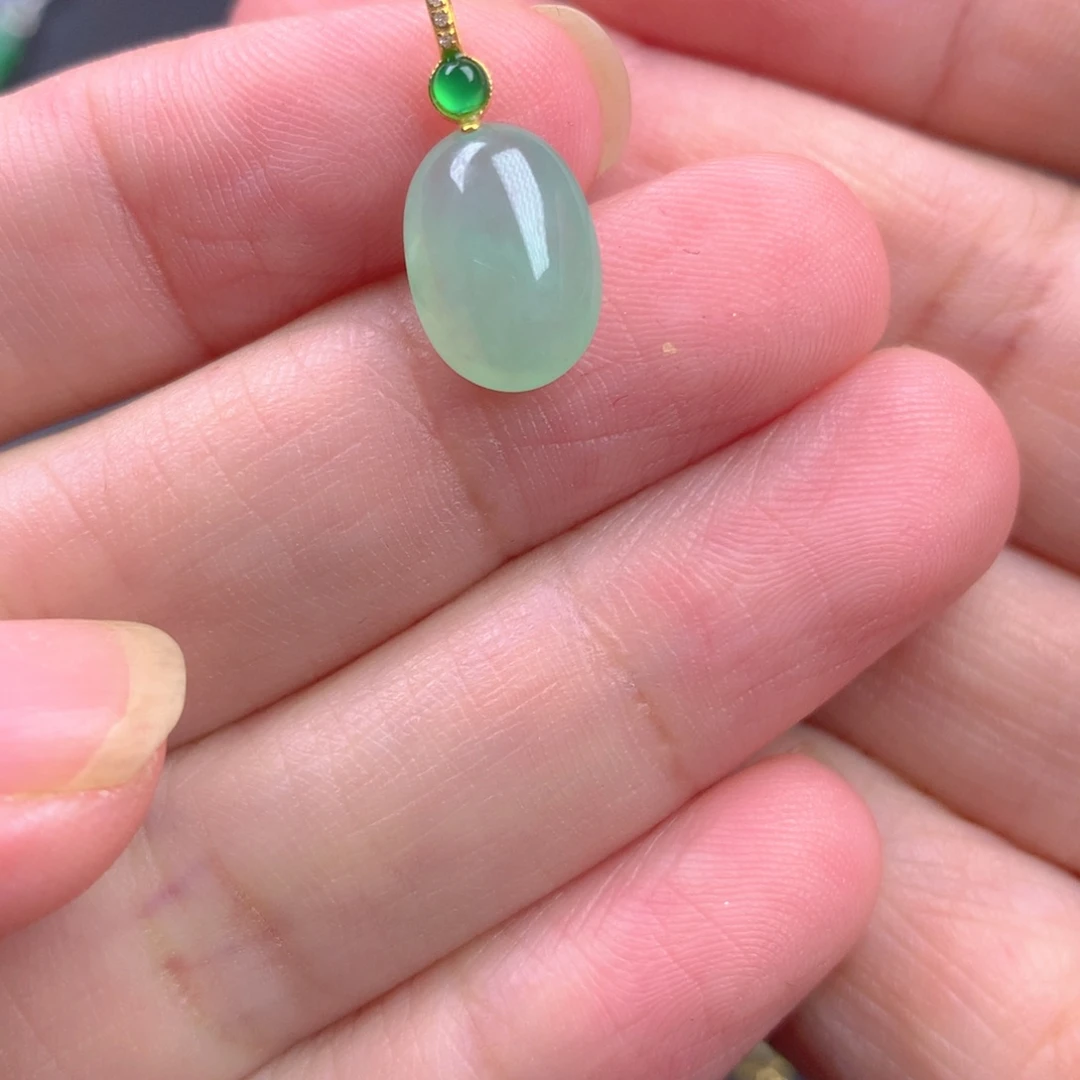 【闪购商品】颈饰18K金镶嵌翡翠翡翠