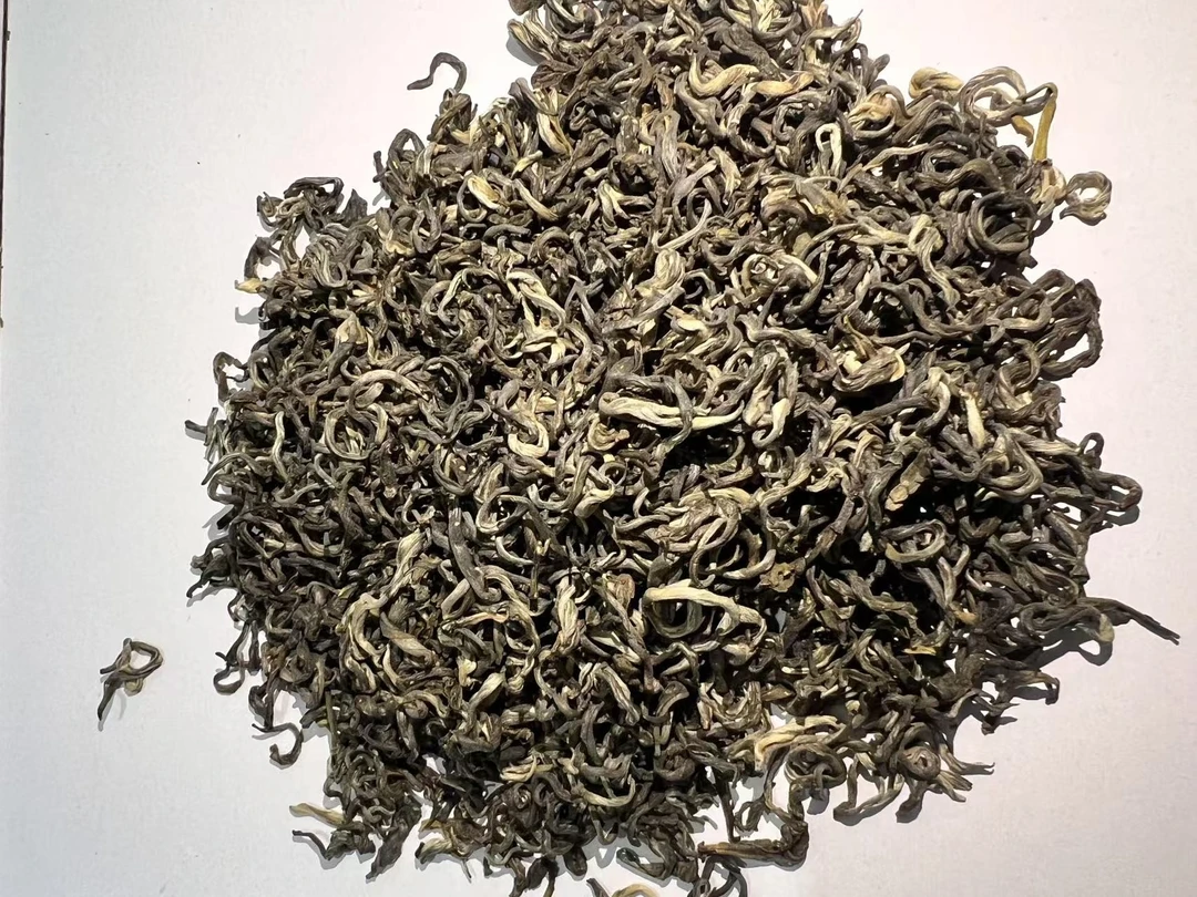 云南高黎贡茶一芽一叶精选采摘手工揉捻柴火杀青鲜爽回甘鲜绿青翠