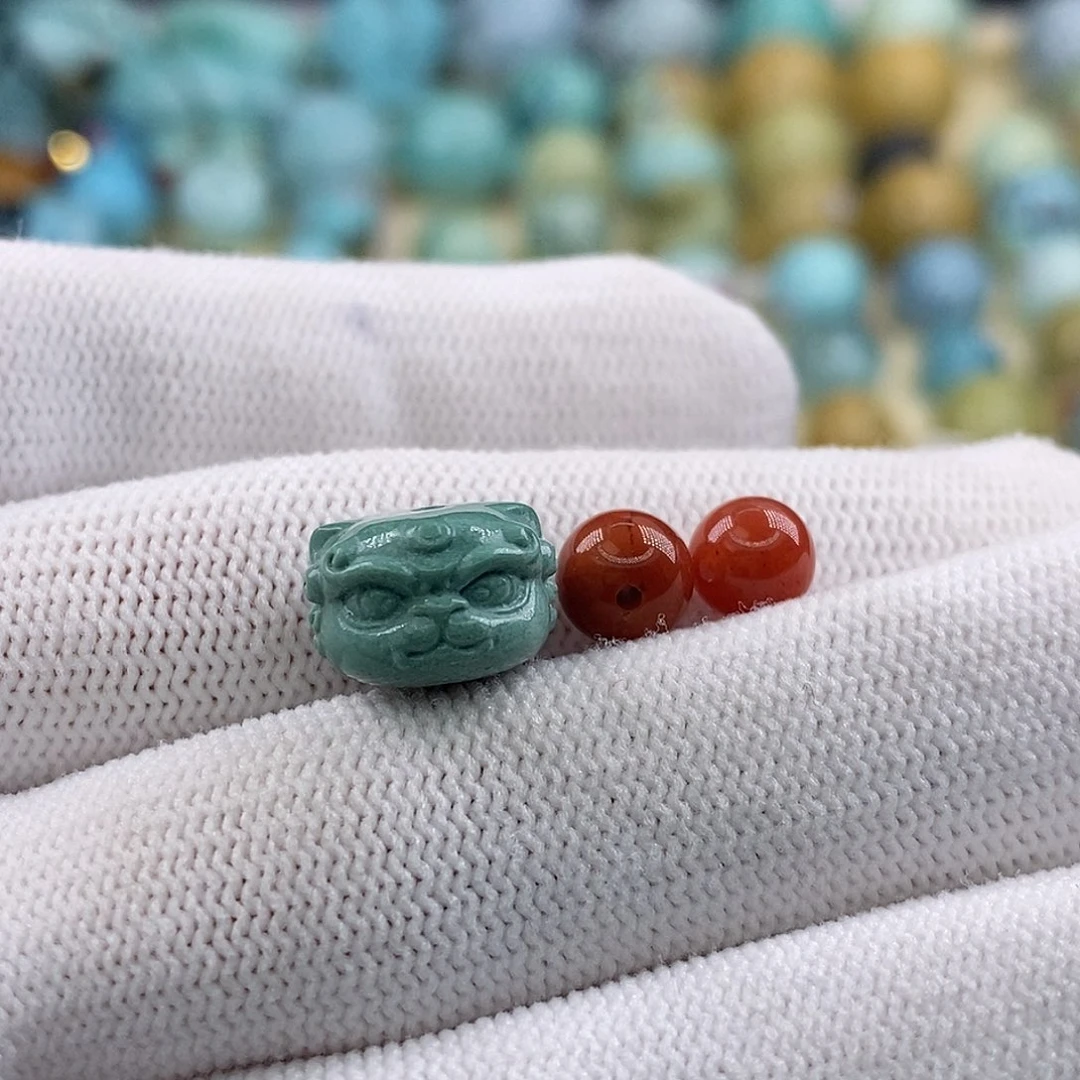 南红玛瑙未镶嵌珠宝奇石