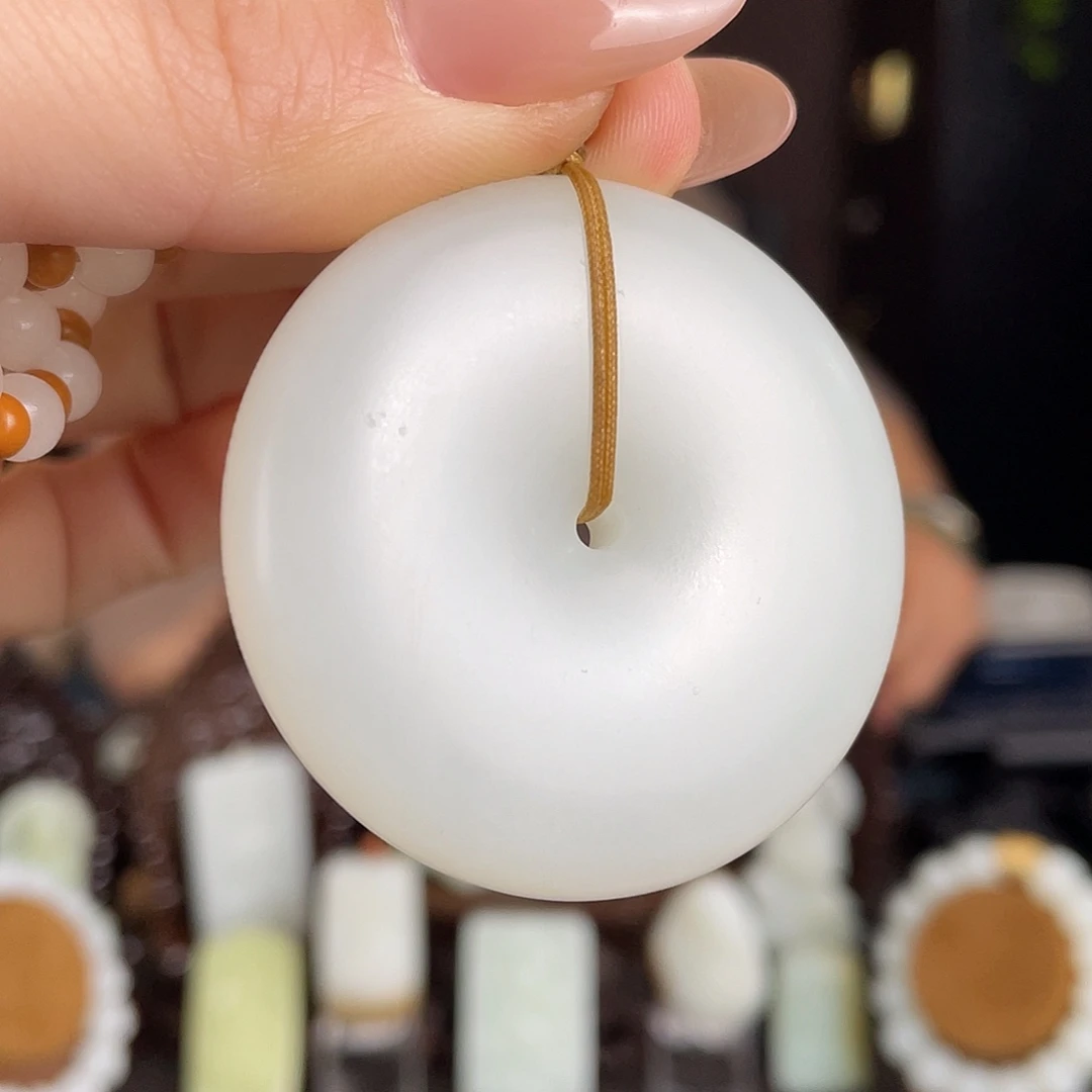 和田玉未镶嵌颈饰定制发货