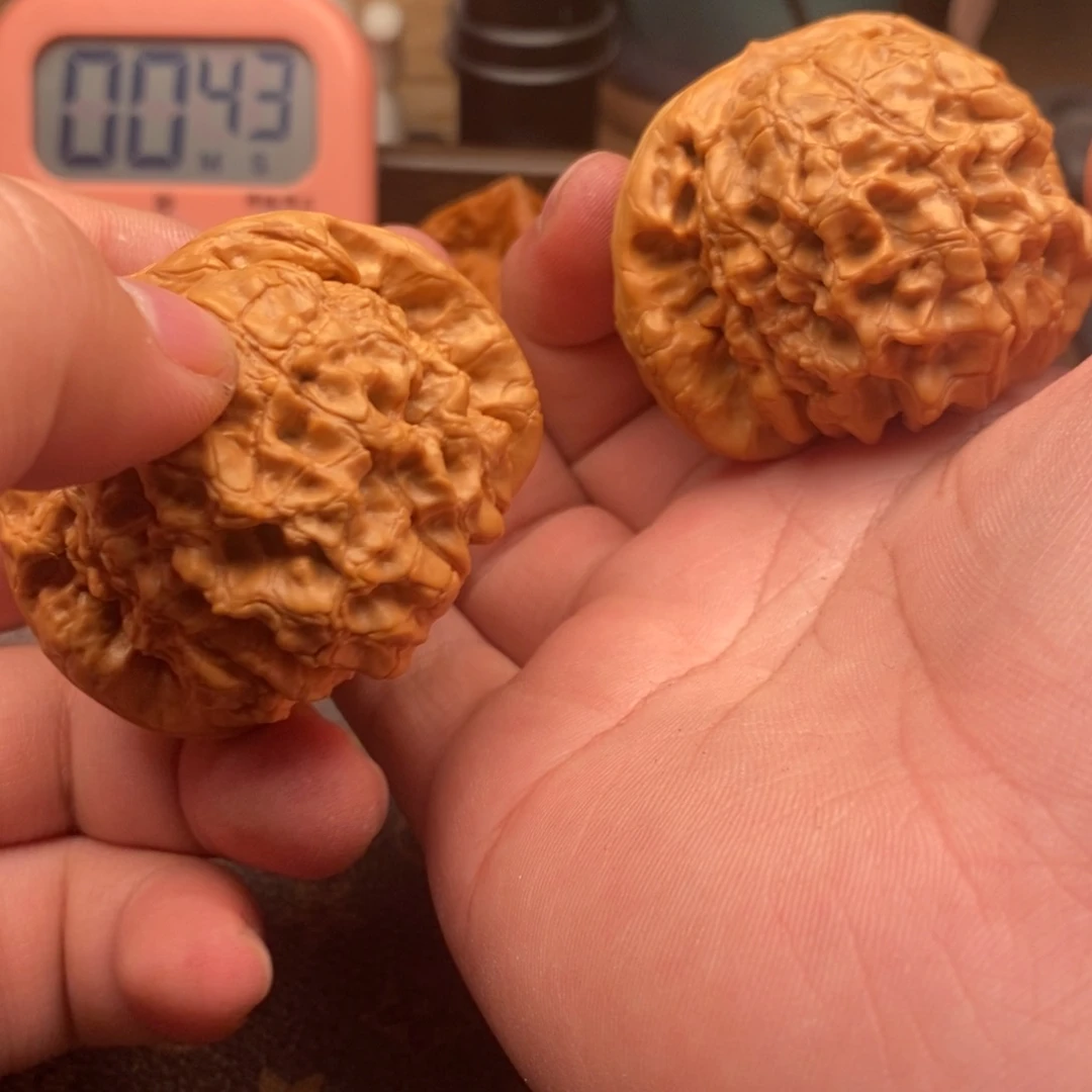 文玩核桃吊坠元宝