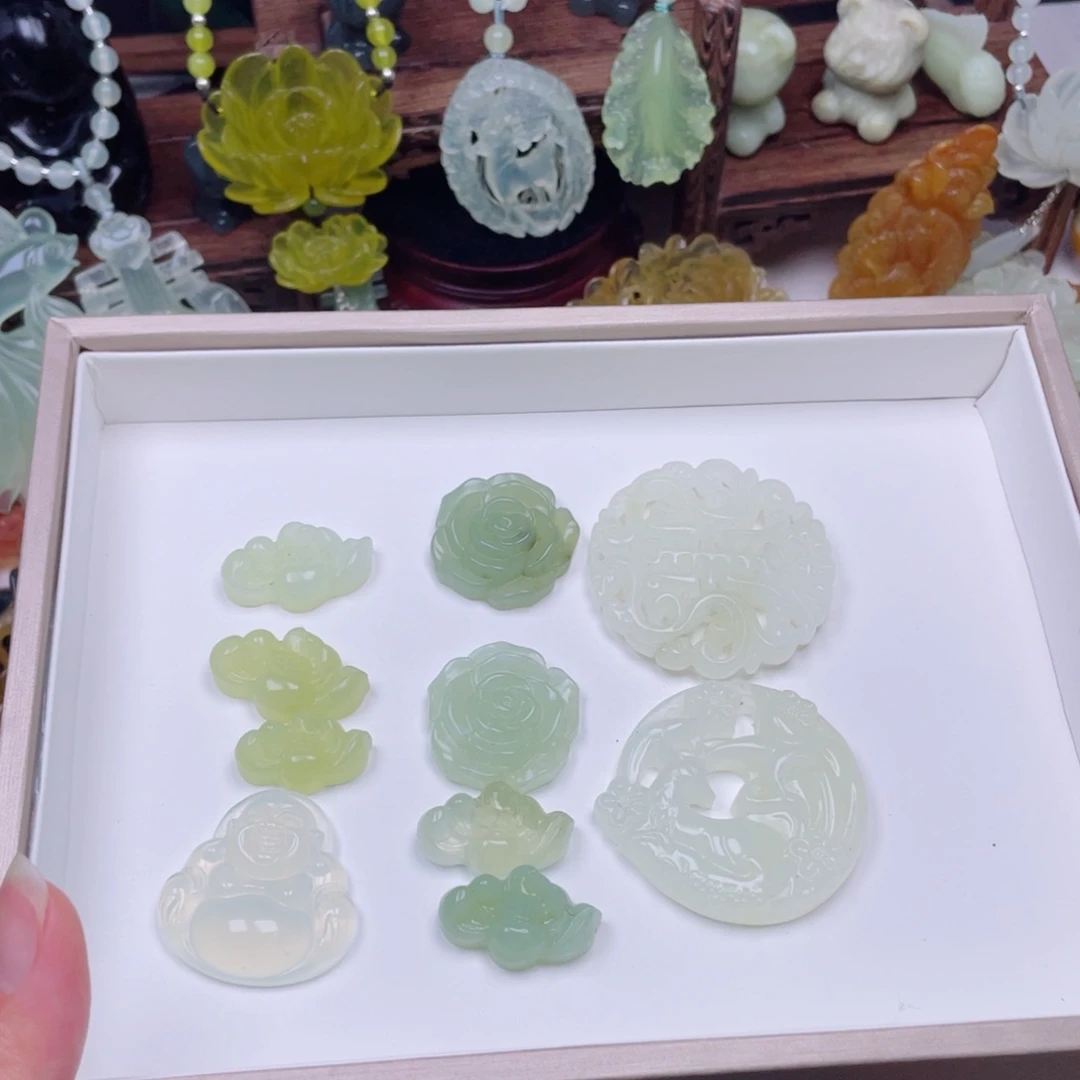 Y***钥蛇纹石玉未镶嵌颈饰