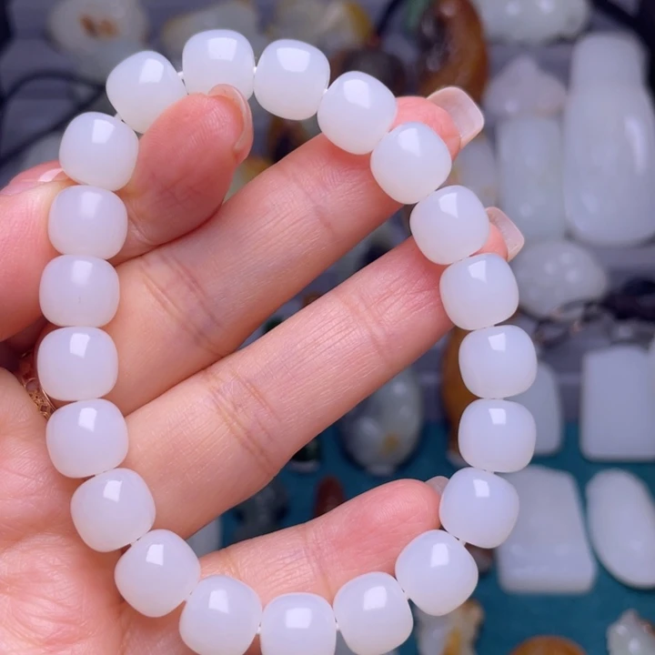 a***c和田玉未镶嵌颈饰