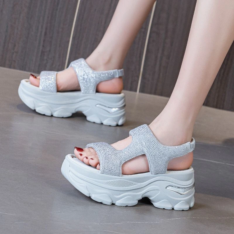 2025新款夏季魔术贴水钻女士凉鞋百搭小个子增高软底沙滩罗马凉鞋