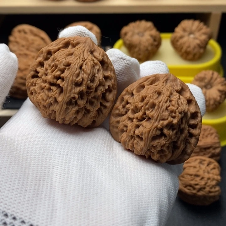 文玩核桃吊坠正三角矮桩卍字纹41尺