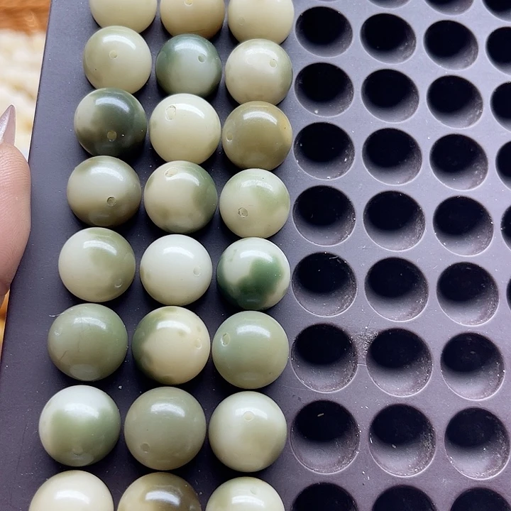 白玉菩提吊坠瑕疵15飘花圆30