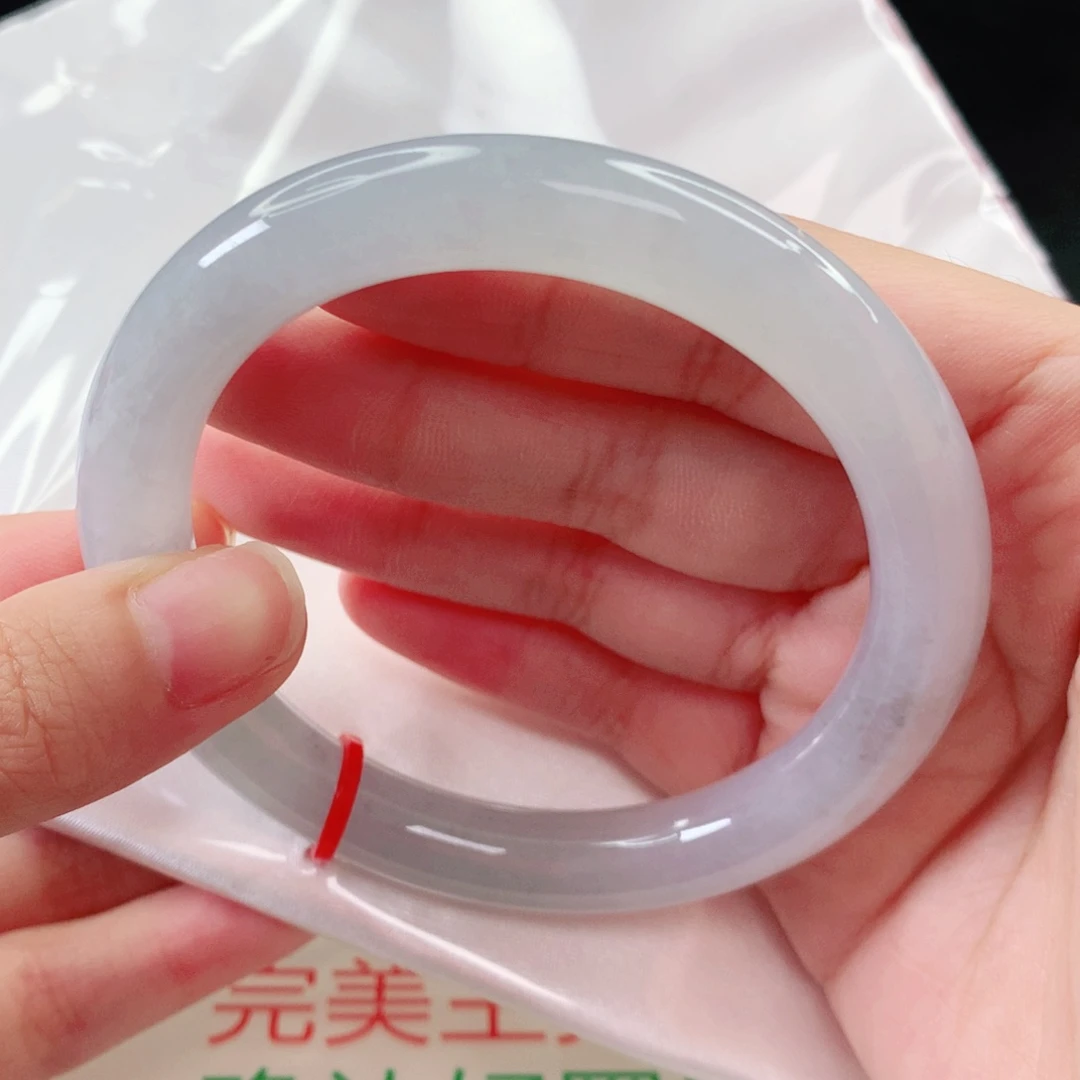 翡翠手镯未镶嵌圈口57