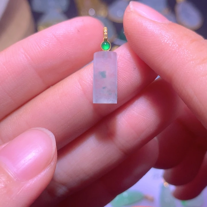 颈饰18K金镶嵌翡翠翡翠