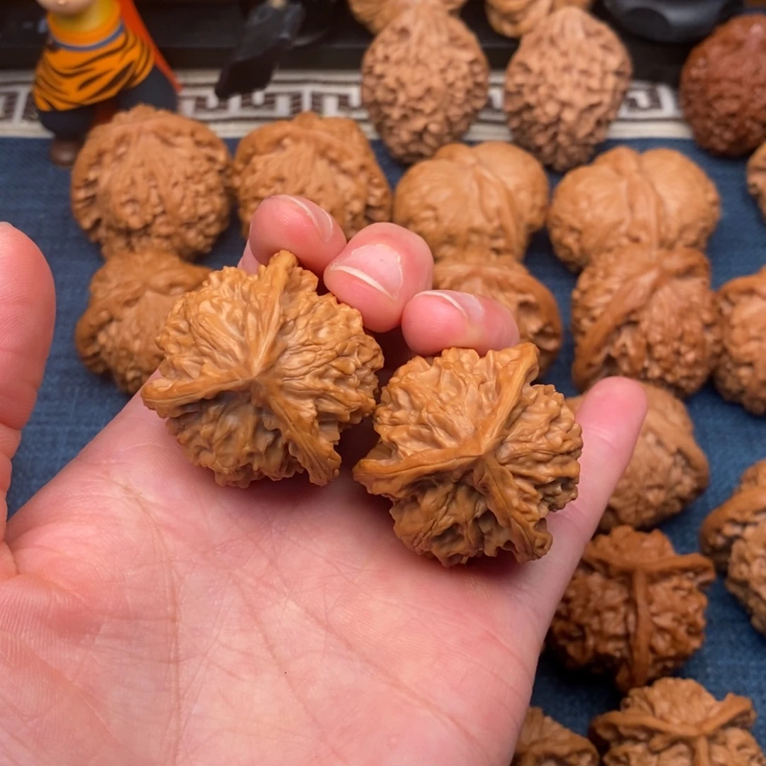 文玩核桃把件鉴**师35正奔