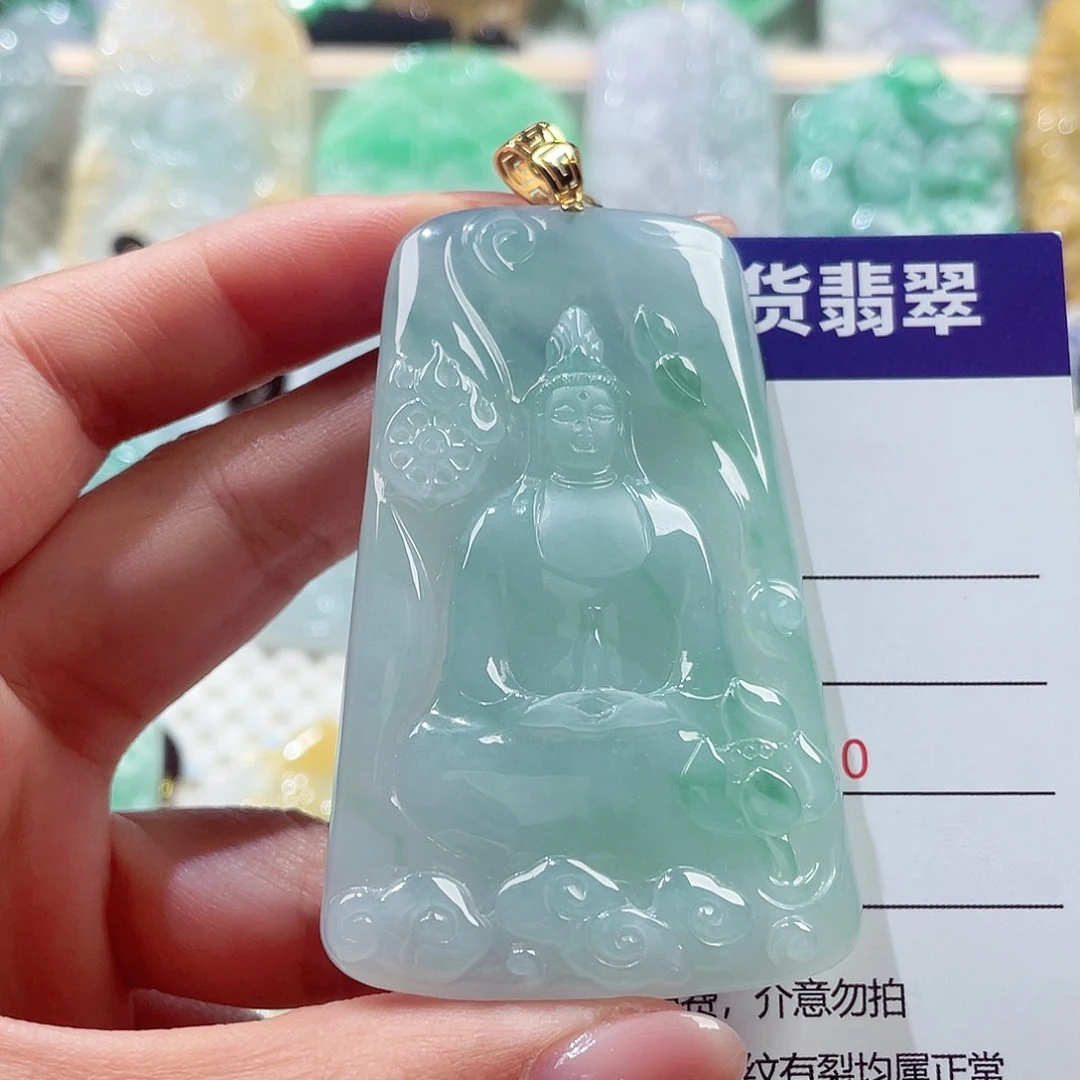 颈饰18K金镶嵌翡翠观音