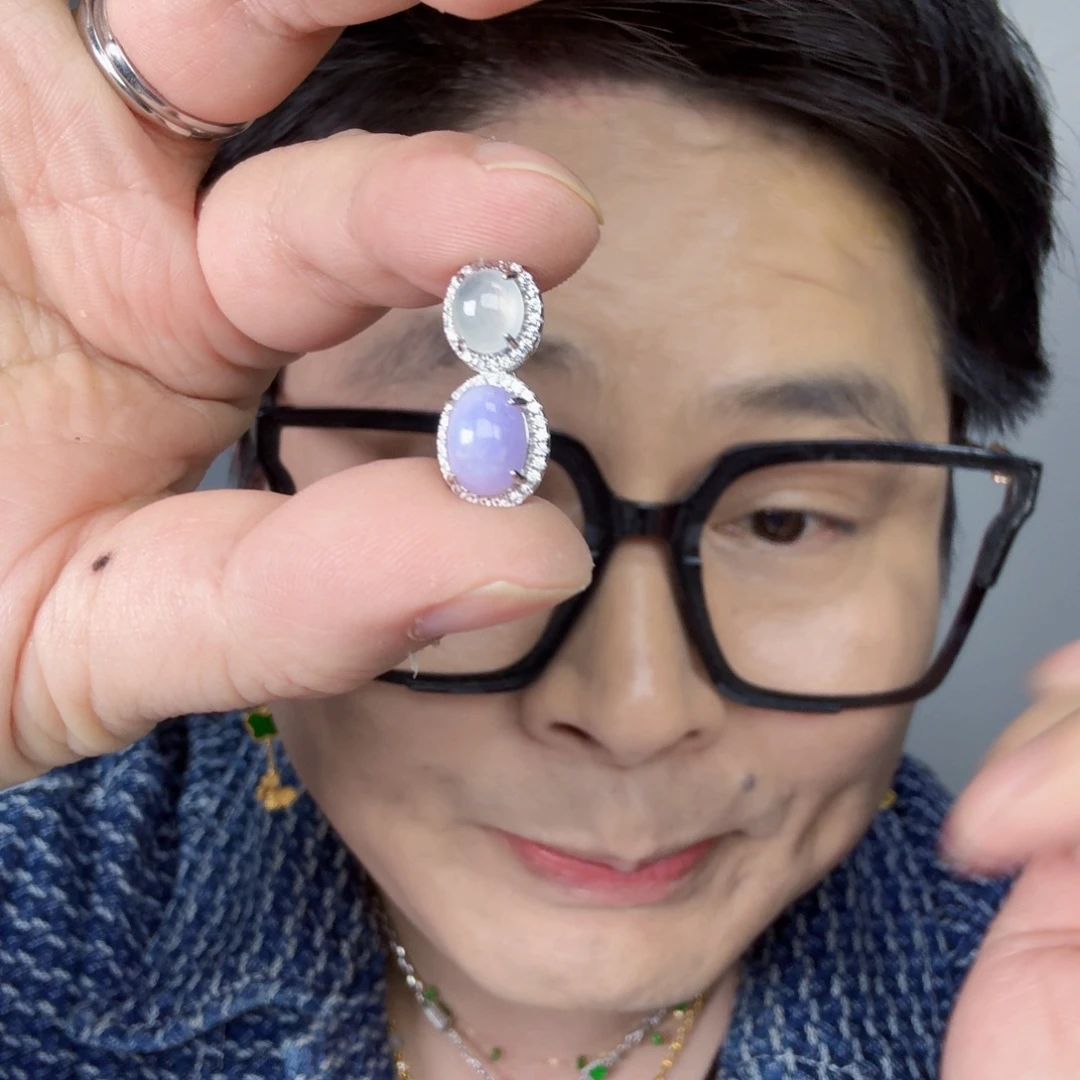 翡翠未镶嵌颈饰一件