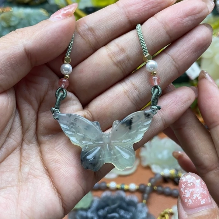 蛇纹石玉未镶嵌颈饰