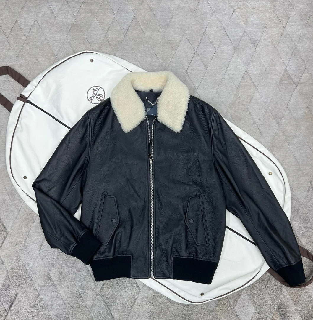 全新未使用 LV 131919 lv鹿皮飞行员夹克皮衣