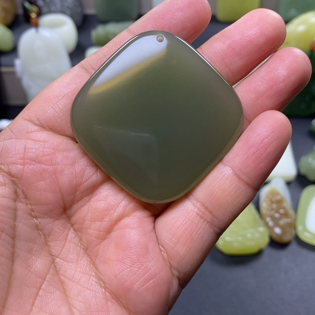 颈饰未镶嵌和田玉