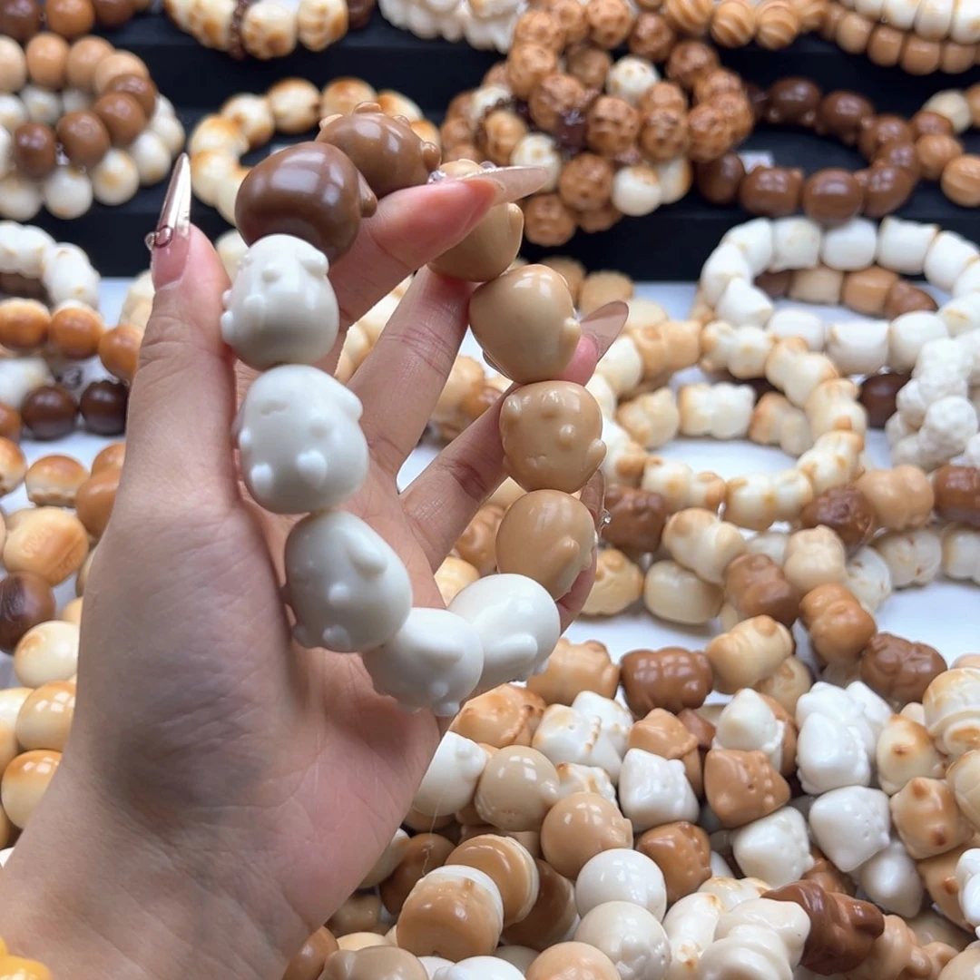 吊坠白玉菩提渐变布丁狗瑕26