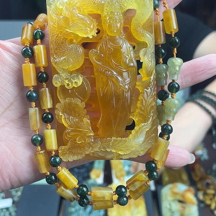 蛇纹石玉未镶嵌颈饰