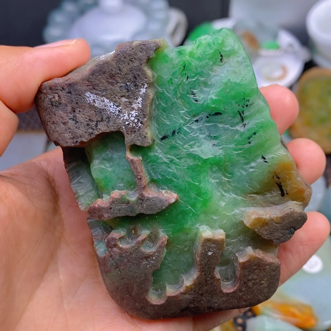 翡翠颈饰未镶嵌格**格翡翠