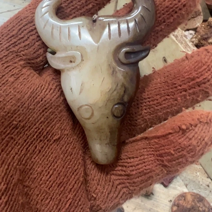 和田玉（青白玉）未镶嵌挂件