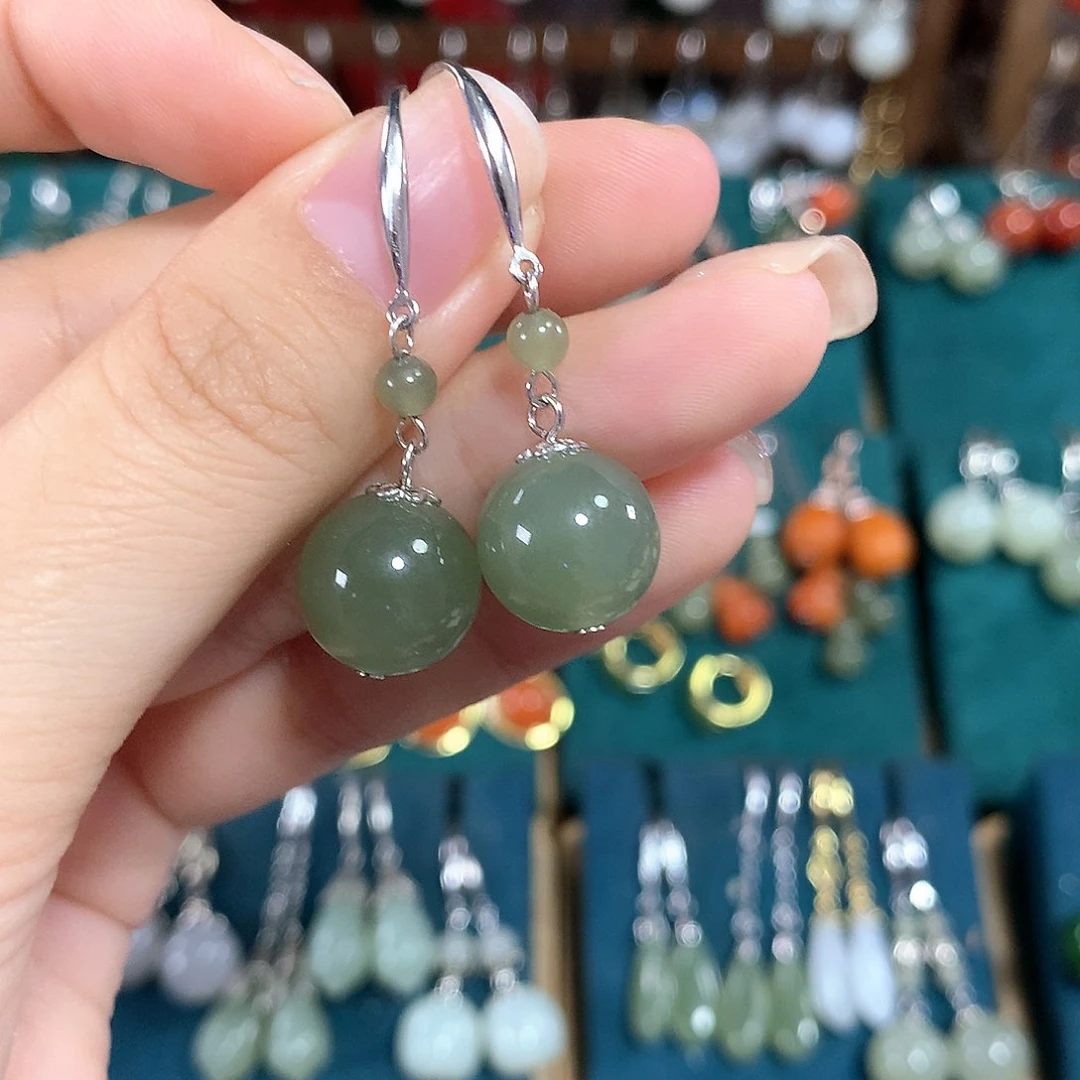 和田玉耳饰银S925镶嵌快***！卡12mm左右晴水绿