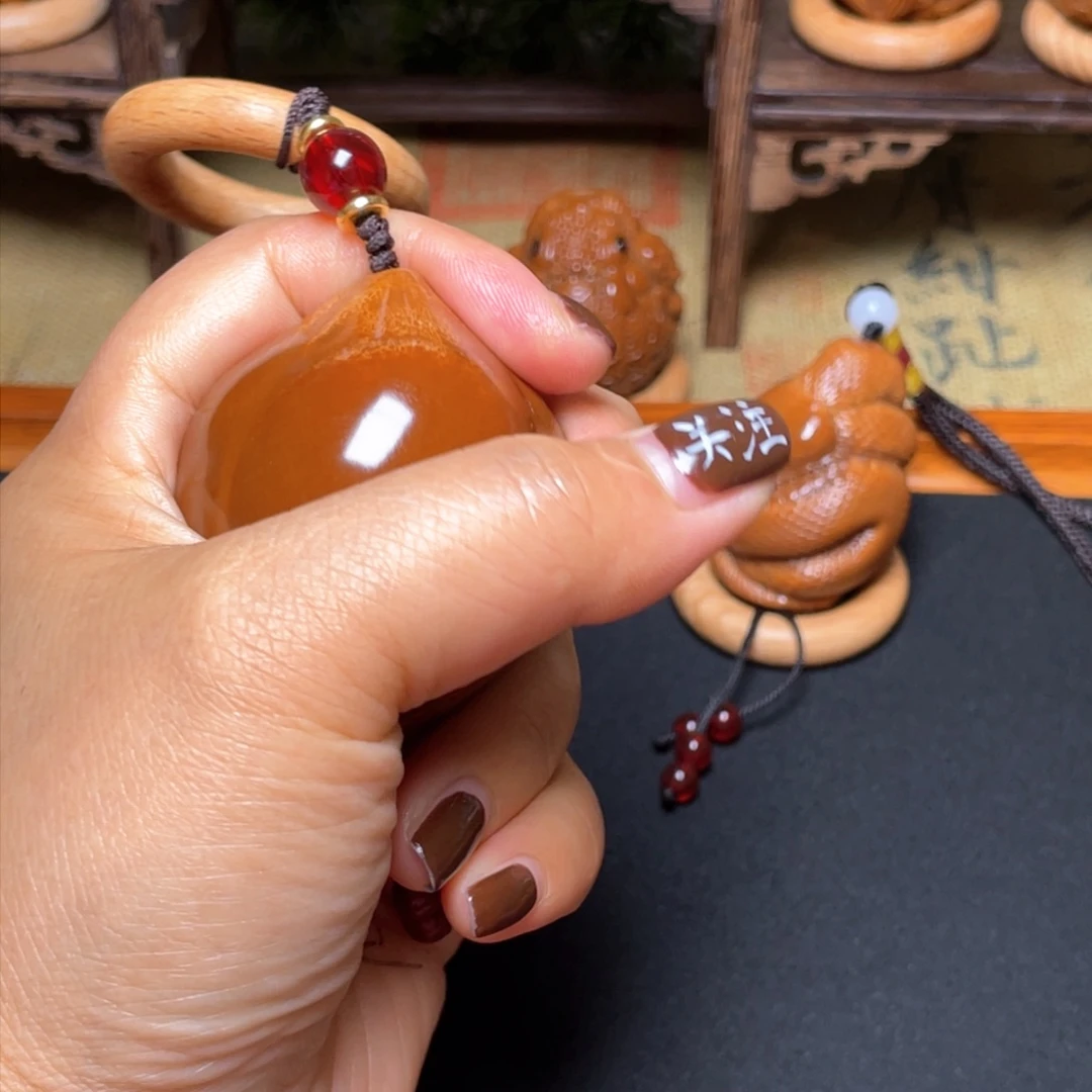 橄榄核吊坠蝴蝶44穿配