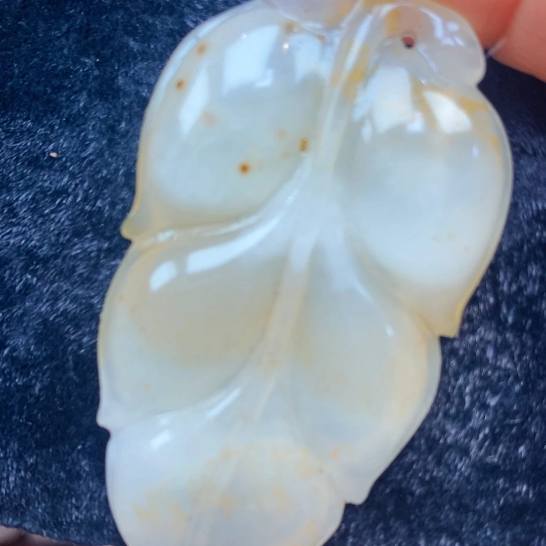 未镶嵌石英质玉（黄龙玉）颈饰