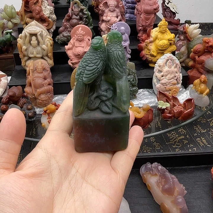 石英质玉未镶嵌手把件