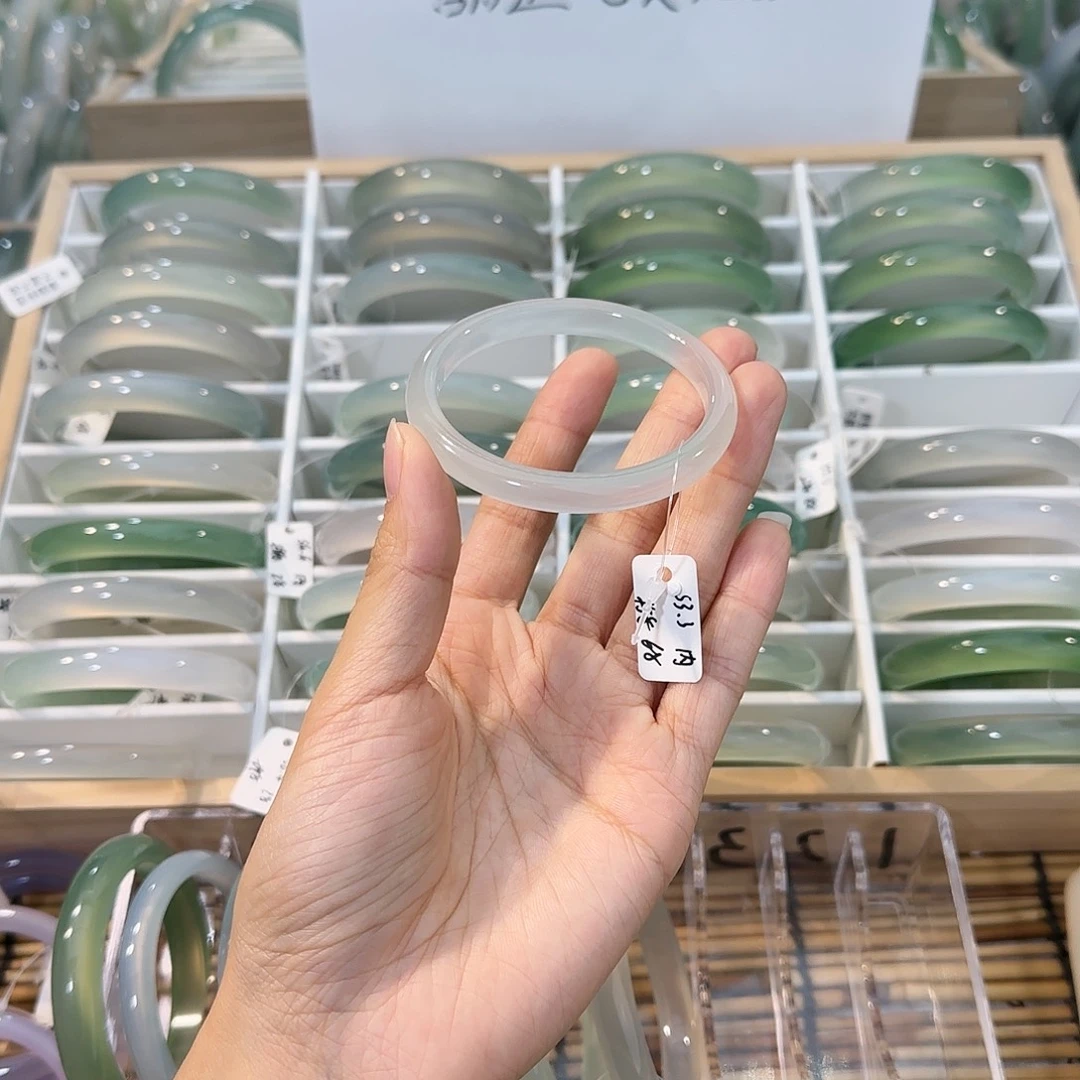 玛瑙/玉髓未镶嵌手镯圈口53.3