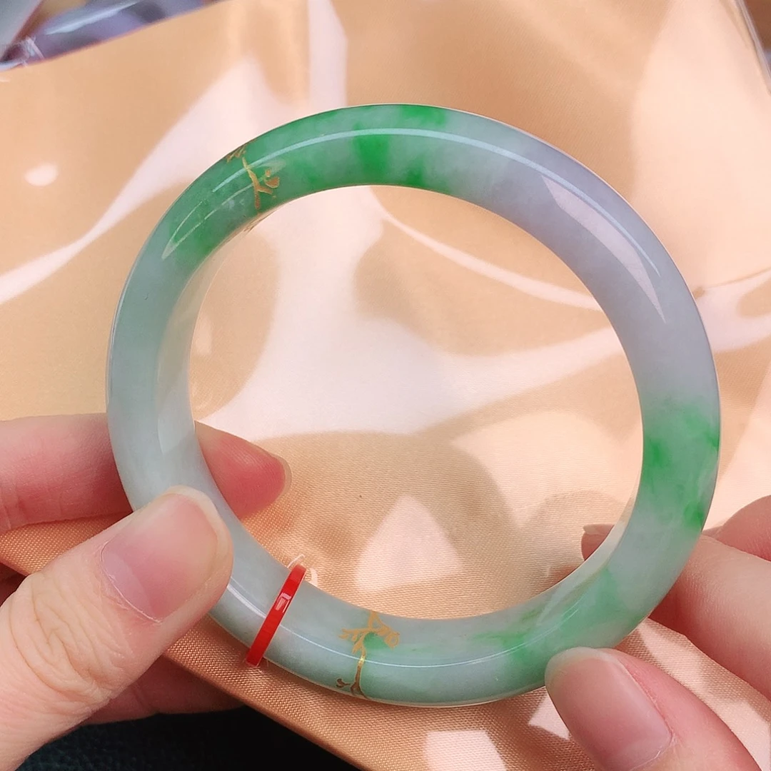 翡翠手镯未镶嵌8380?eeee