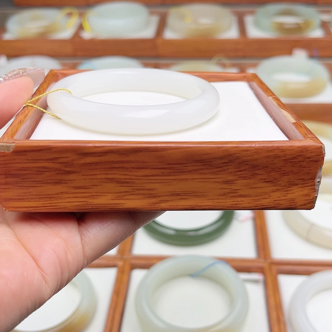 和田玉手镯未镶嵌50.2