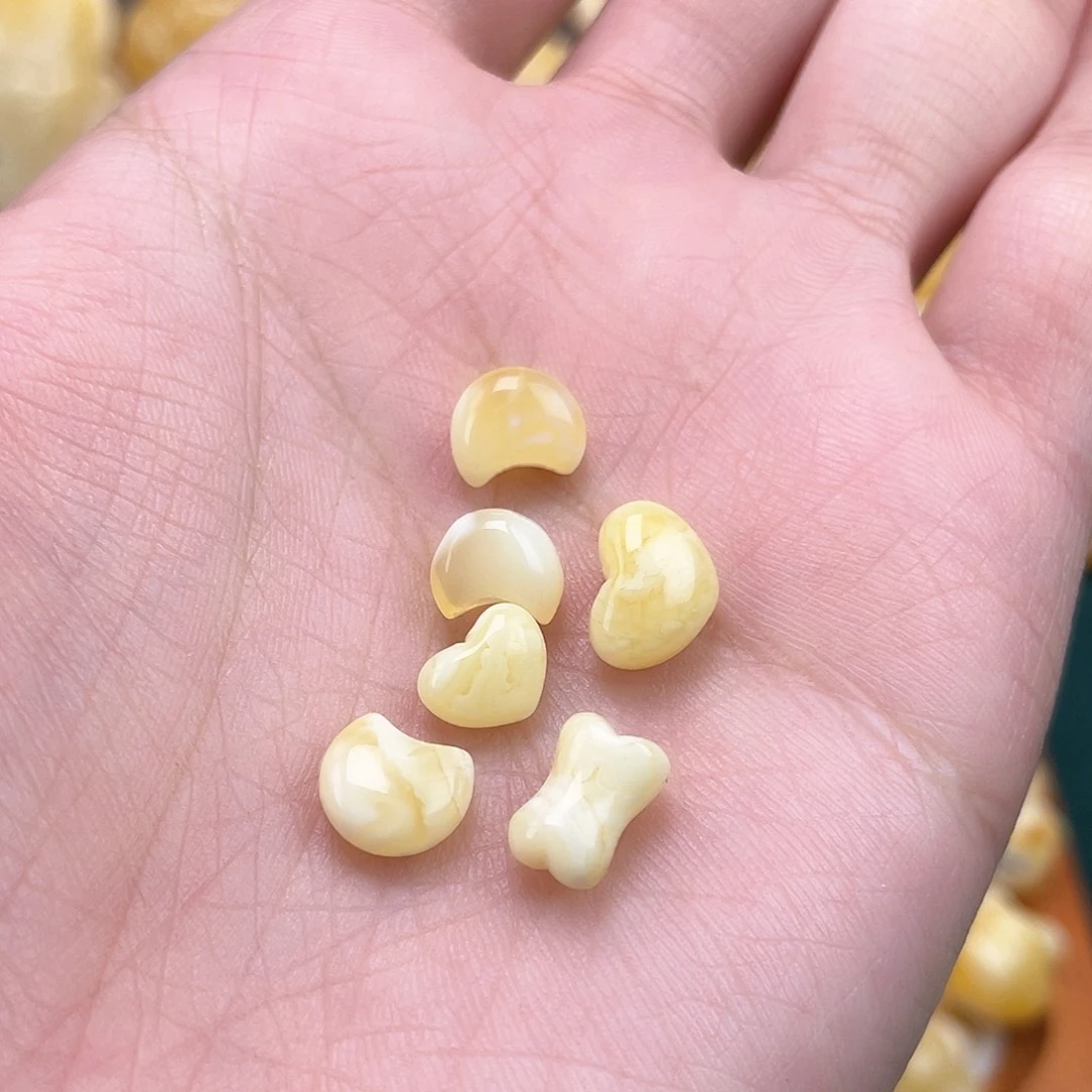 琥珀裸石未镶嵌蜜蜡