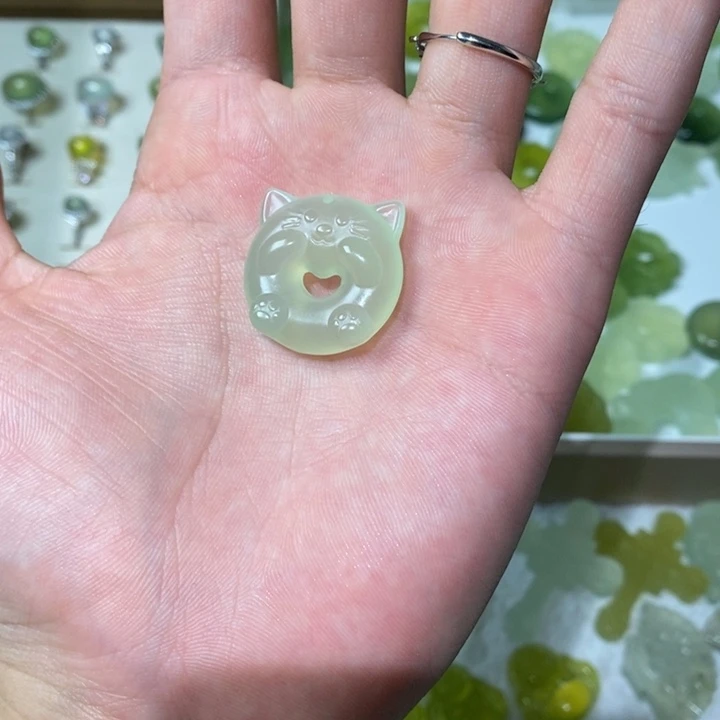 未镶嵌蛇纹石玉吊坠(不含链)