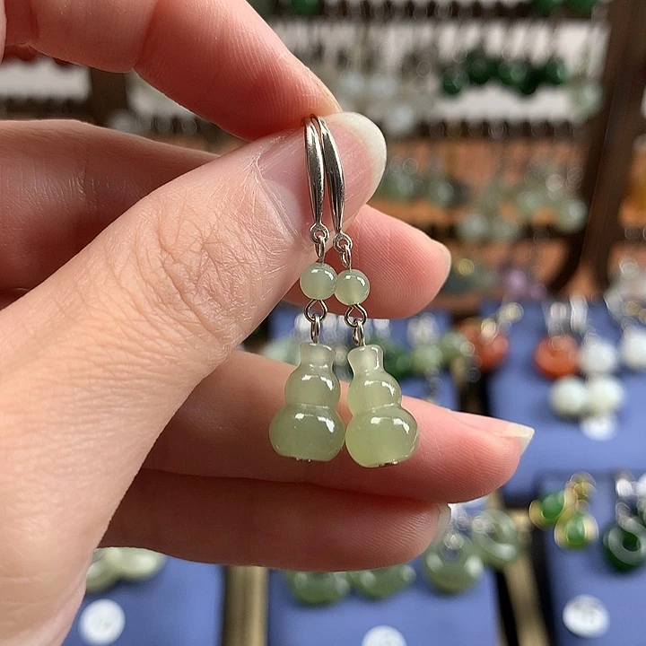 银S925镶嵌和田玉耳饰小葫芦