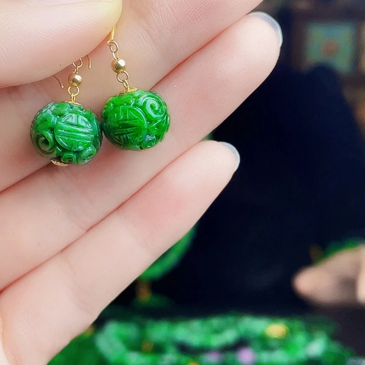 翡翠18K金镶嵌颈饰多样性