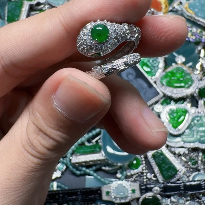 翡翠未镶嵌颈饰天然A货翡翠放漏