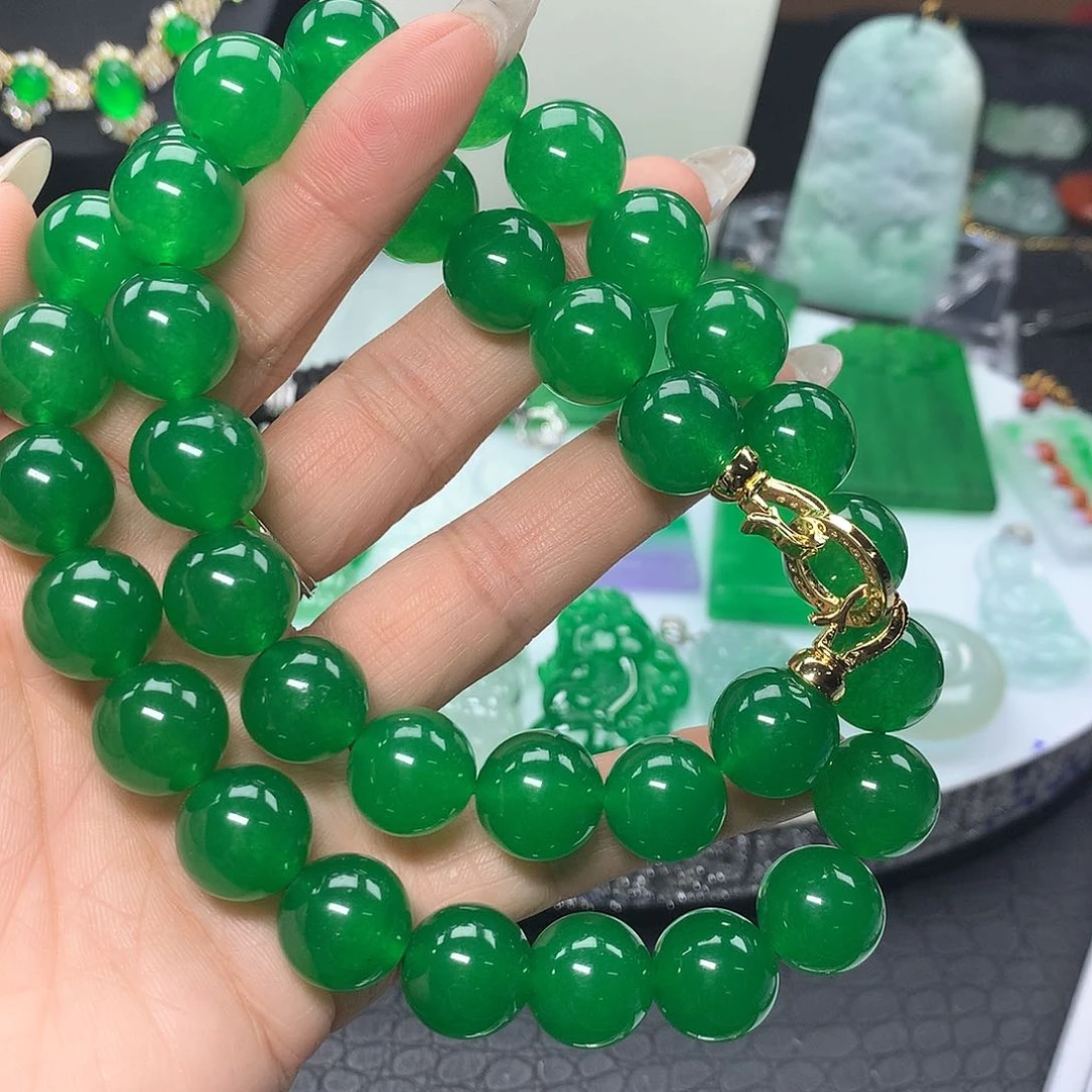 翡翠吊坠(赠链)未镶嵌