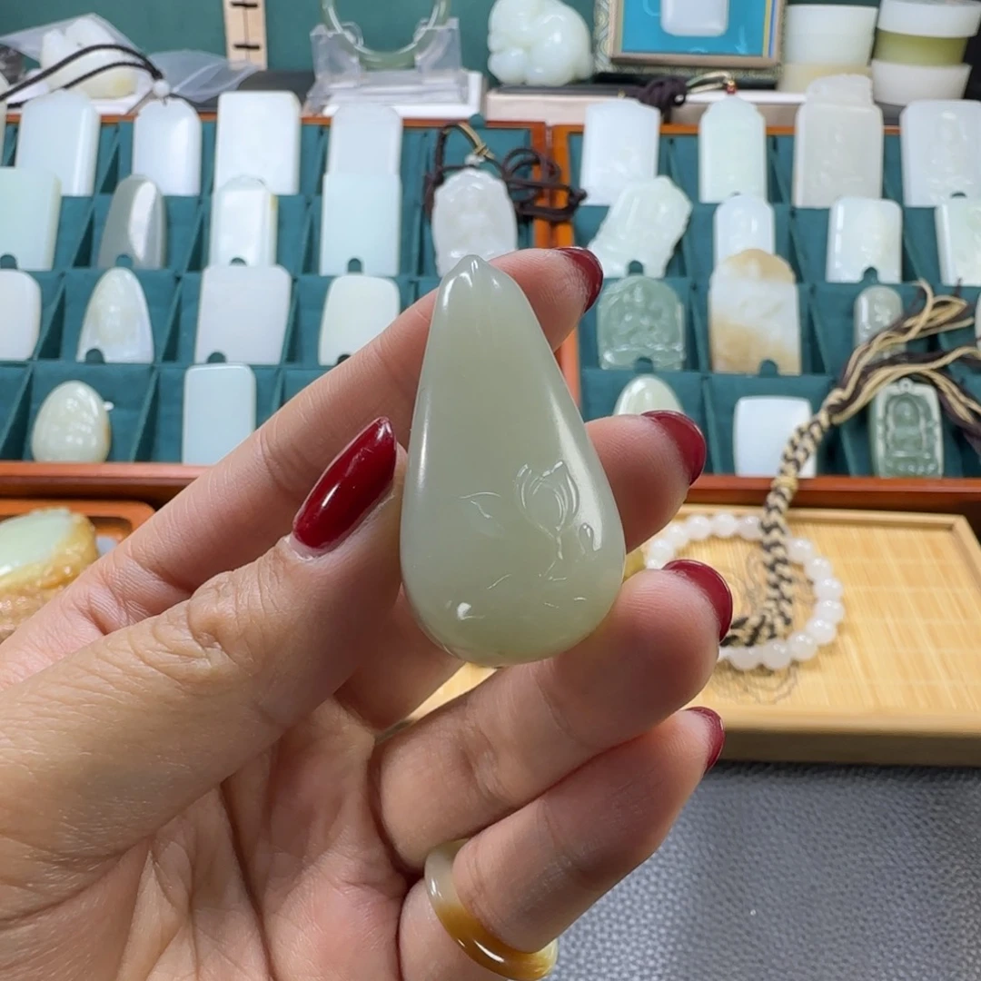 和田玉（糖玉）颈饰未镶嵌