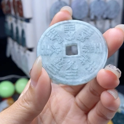 翡翠颈饰未镶嵌翡翠