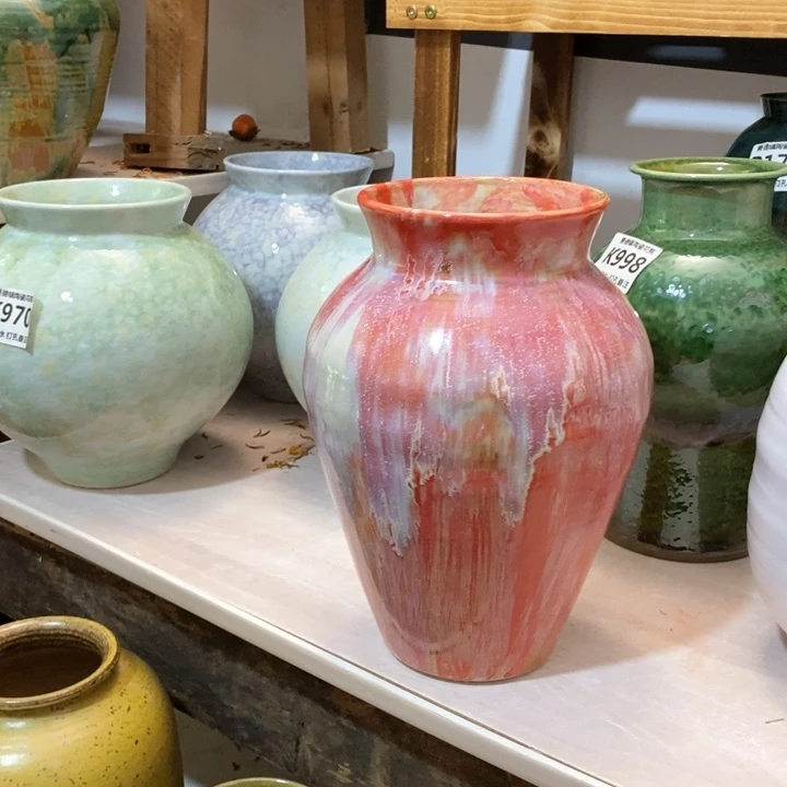 瓶景德镇陶瓷。景德镇