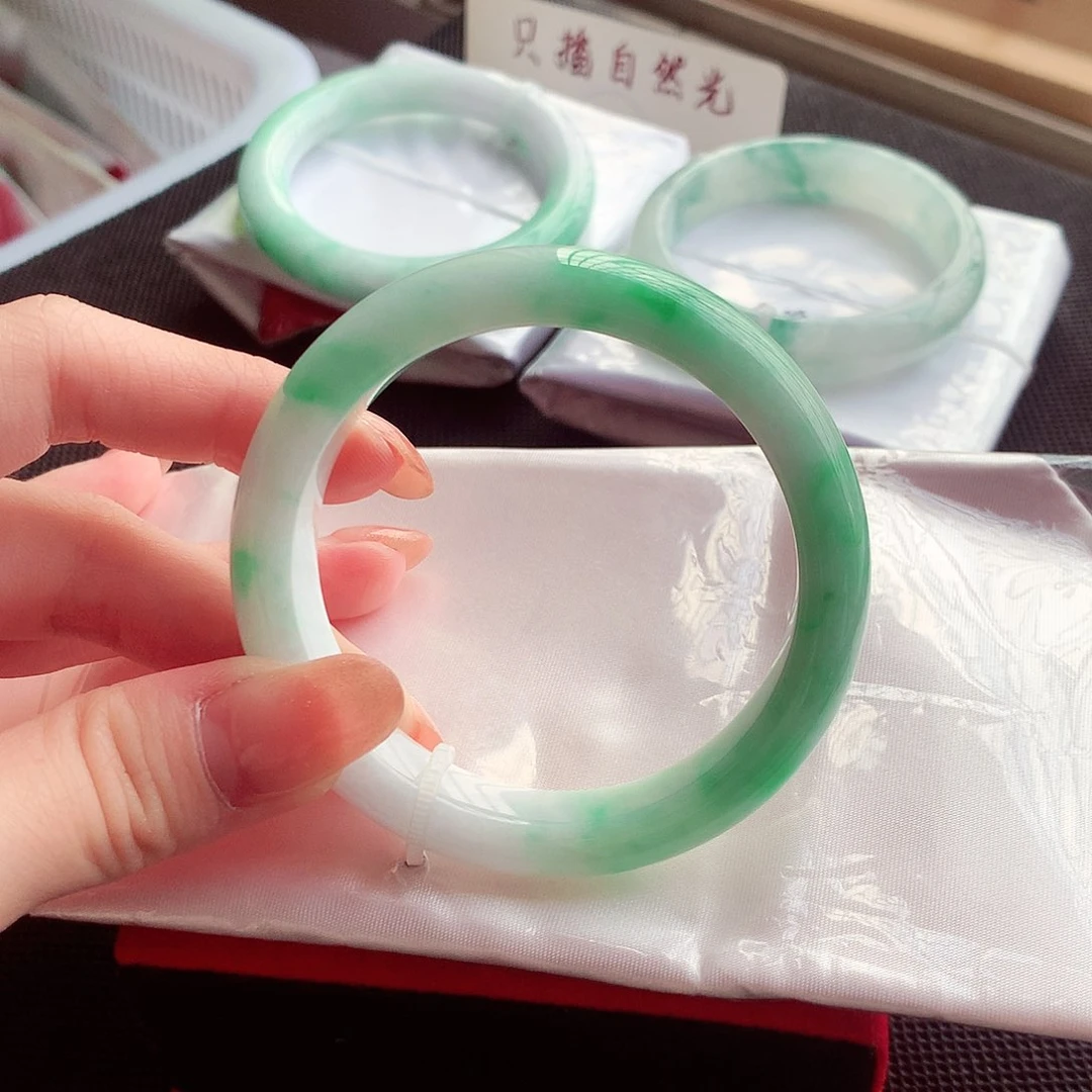 未镶嵌手镯翡翠翡翠