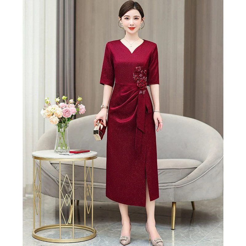 喜婆婆婚宴装酒红色礼服裙2024夏季新款时尚优雅复古绣花连衣裙